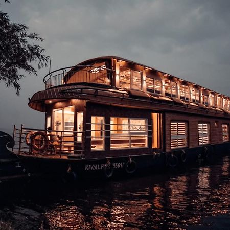 Victoria Houseboats Hotel Alappuzha ภายนอก รูปภาพ
