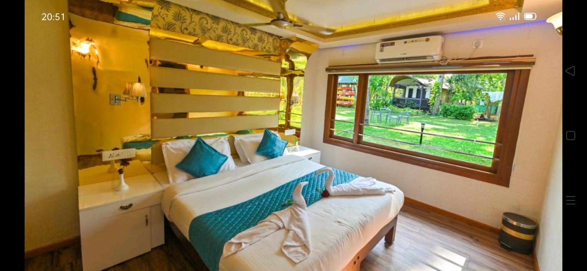 Victoria Houseboats Hotel Alappuzha ภายนอก รูปภาพ