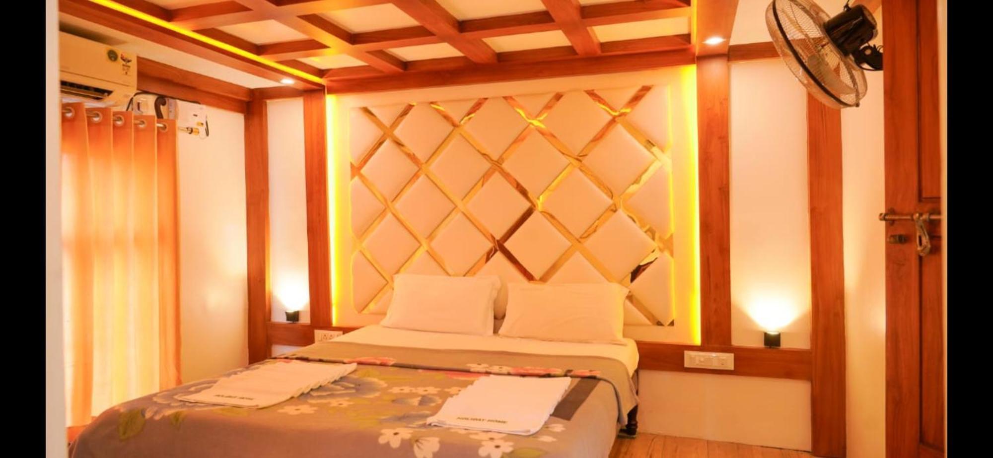 Victoria Houseboats Hotel Alappuzha ภายนอก รูปภาพ