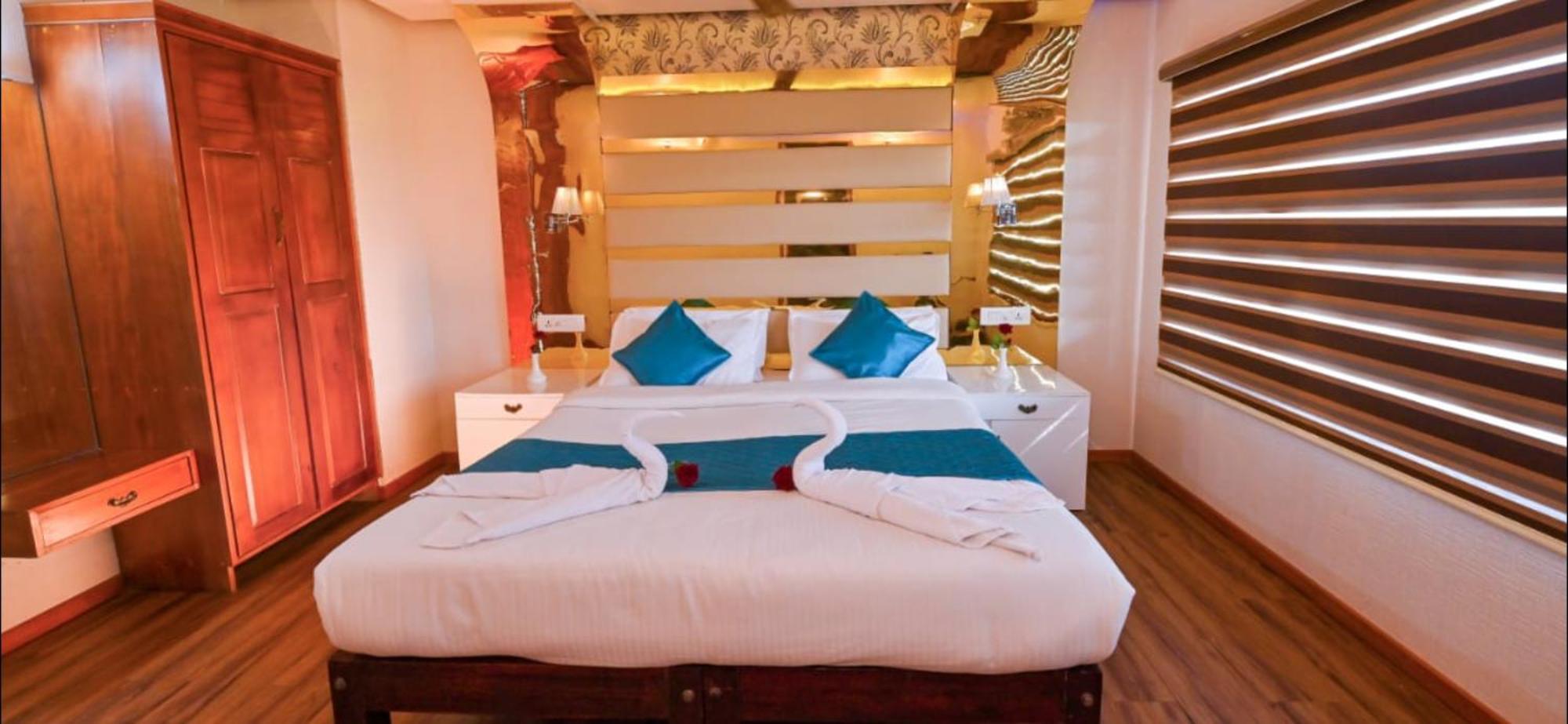 Victoria Houseboats Hotel Alappuzha ภายนอก รูปภาพ